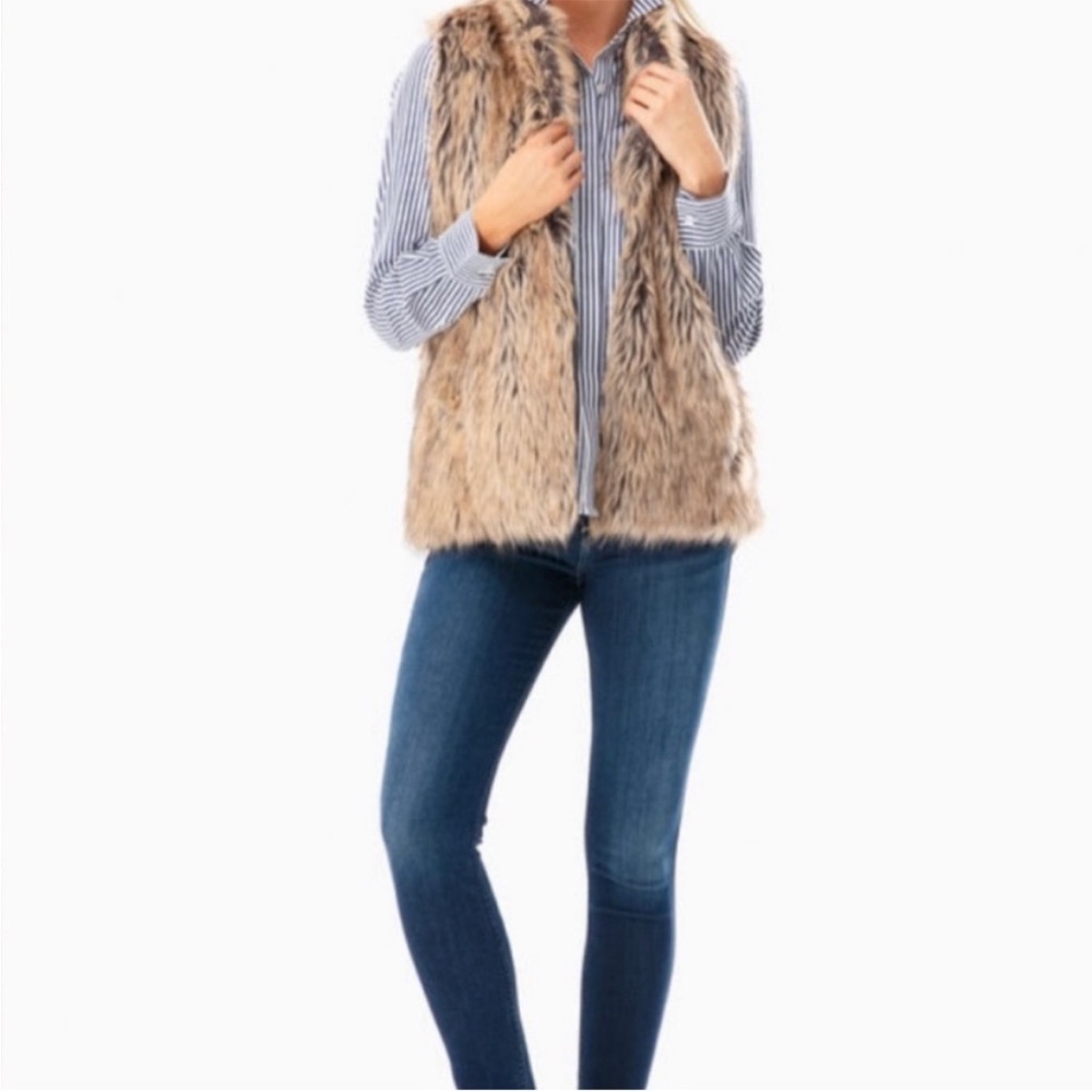 Tuckernuck by Parker Run Women’s Faux fur vest- Like new size L